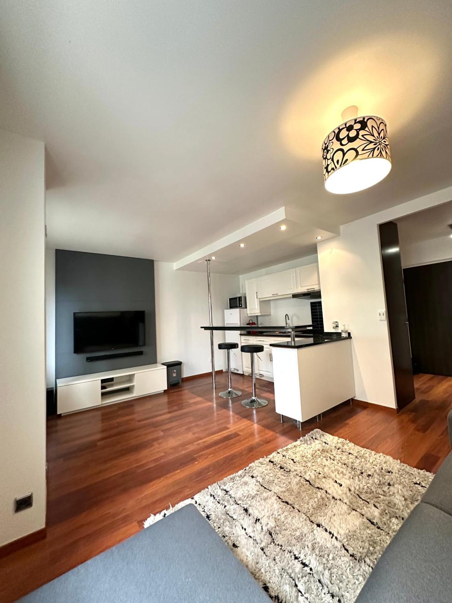 L'Athos - Appartement Equipe - Entre Paris Et Versailles - Haut Debit Garches Экстерьер фото